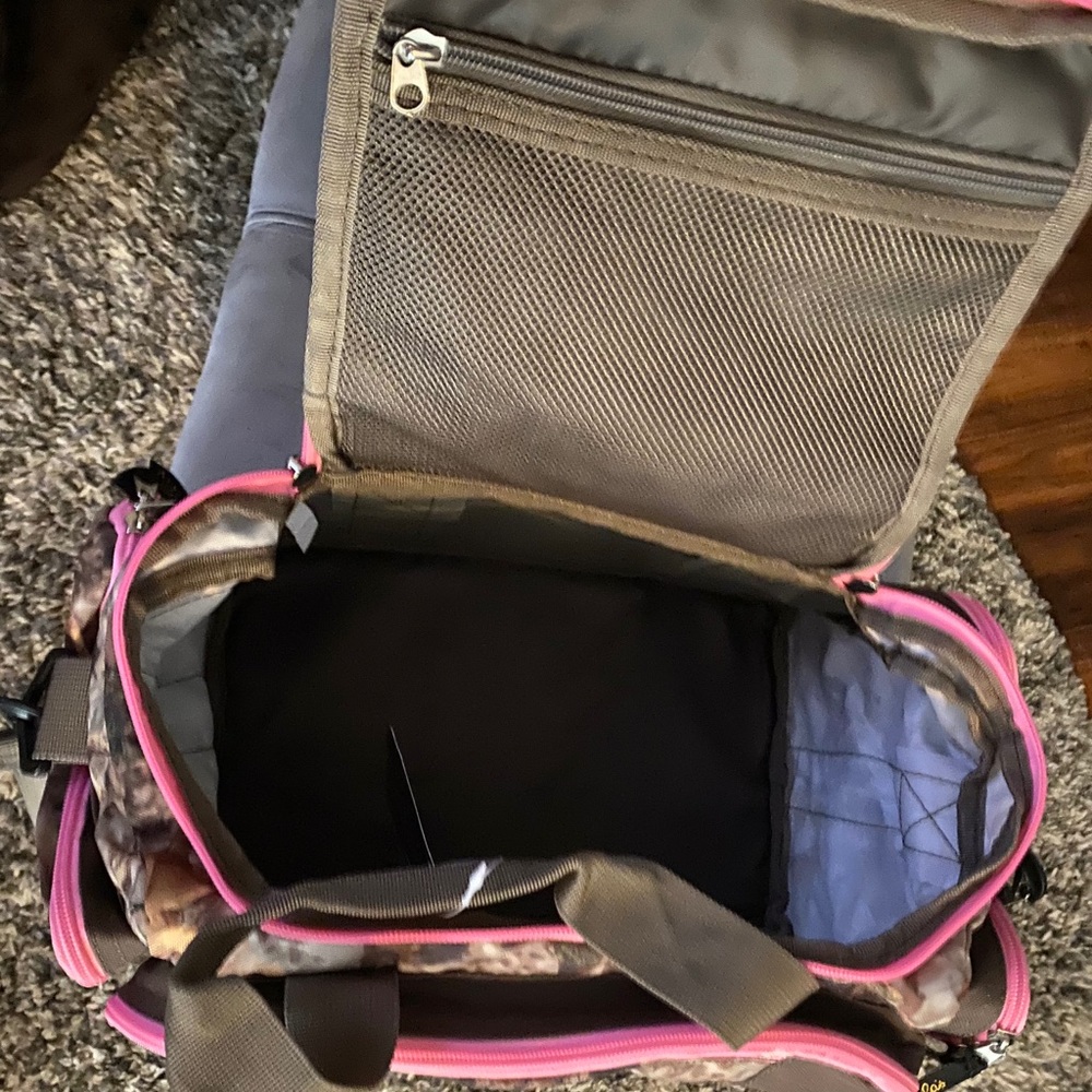 Cabelas Bag - Picture 7 of 8